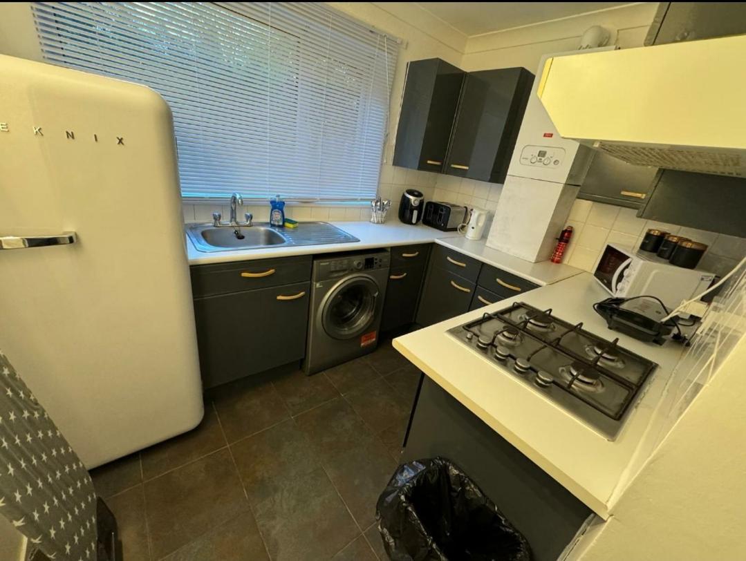 Lovely 2-Bed Apartment In Knowle Solihull Exterior foto